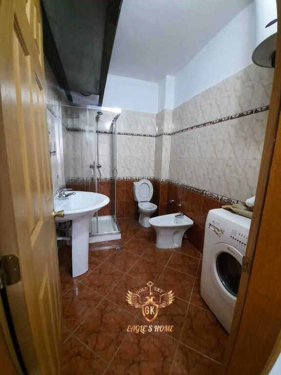 🏡 APPARTAMENTO 1+1 IN AFFITTO VICINO ALLA SCUOLA BEDRIE BEBEZIQI, QUARTIERE 4