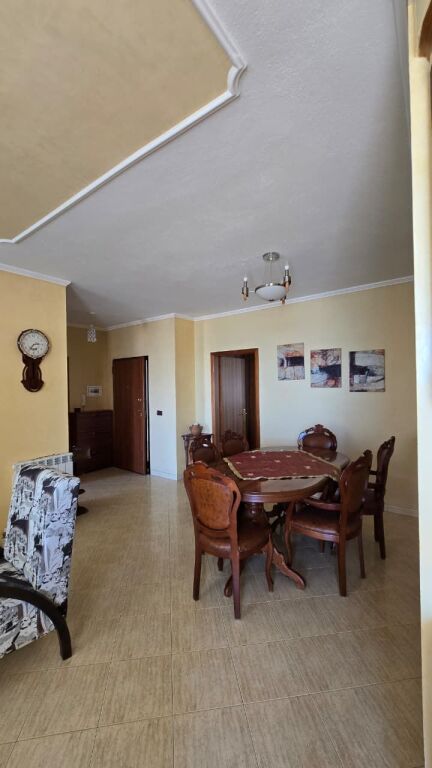 Shitet Apartament 2+1, pranë UKD,Durres