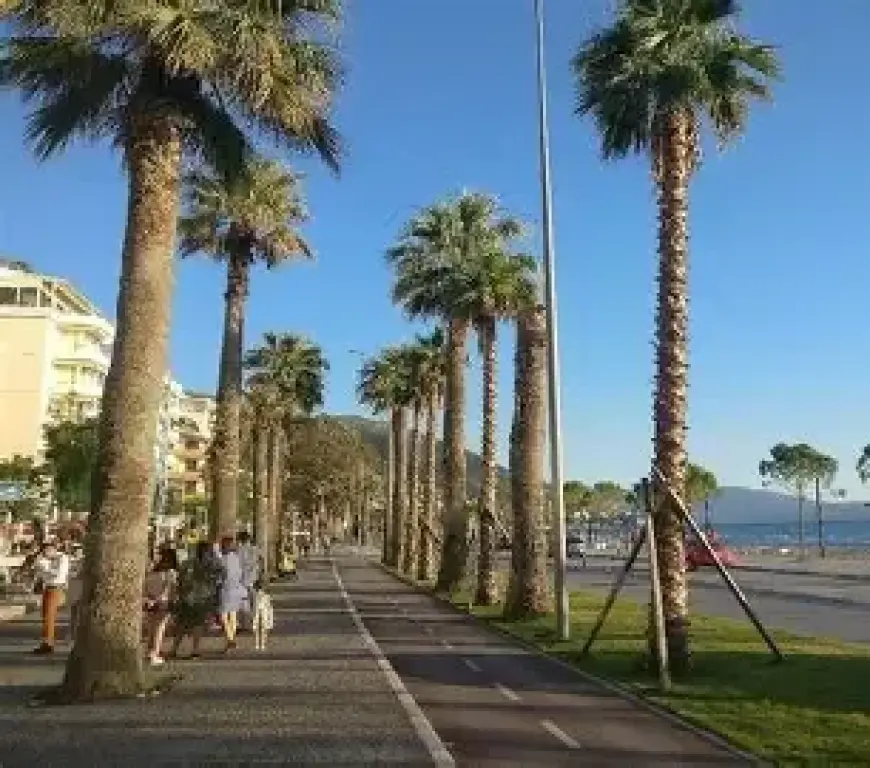 Shitet Apartament 1+1 në Lungomare, Vlorë – Me Pamje nga Deti
