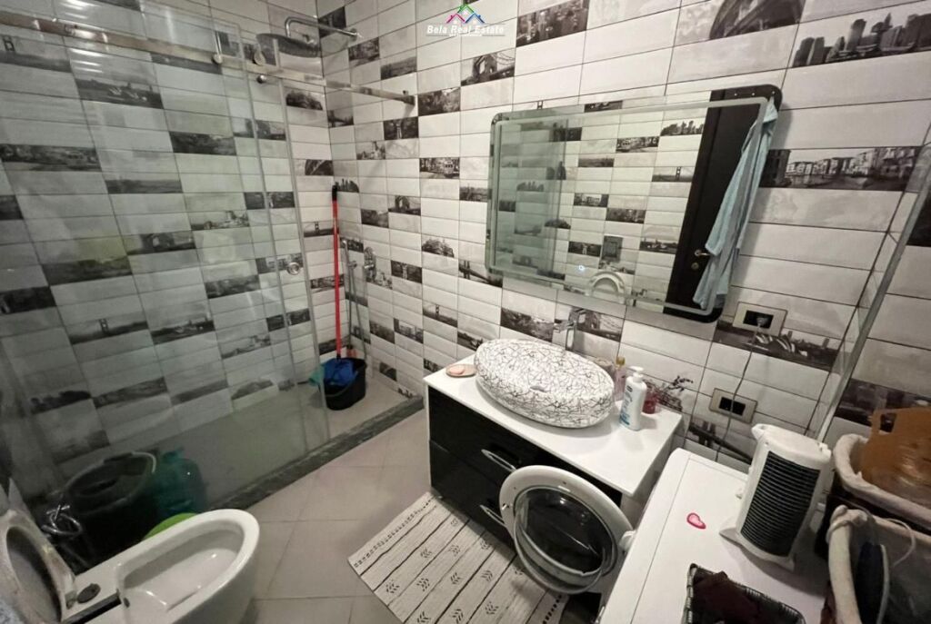 Apartament Me Qera 2+1 Tek Pazari i Ri (ID B2201096) Tirane