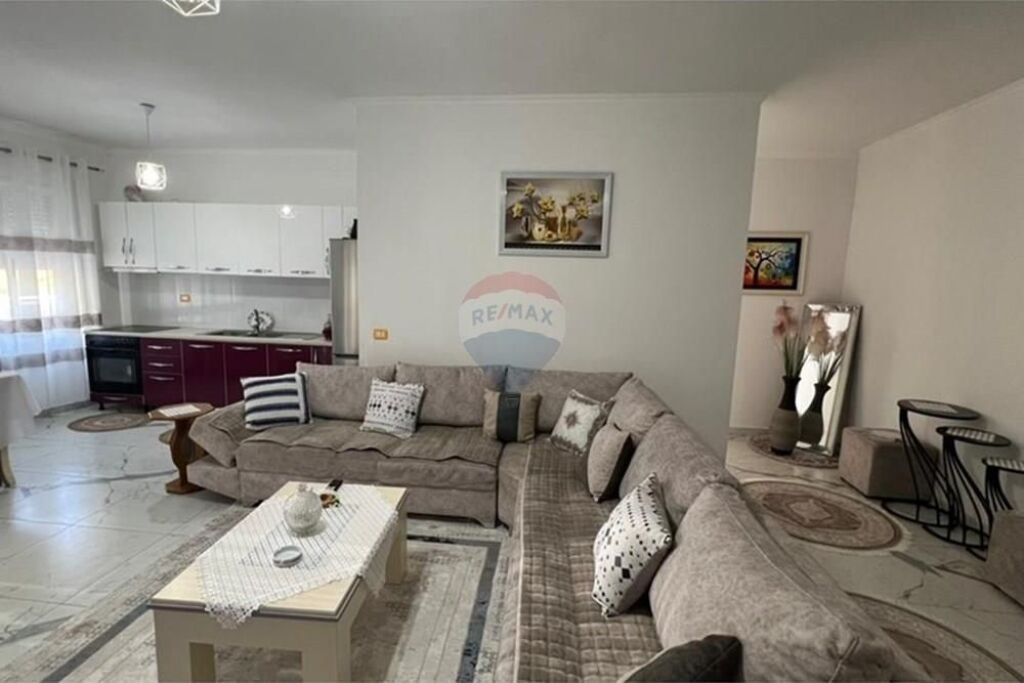 Apartament 2+1+2 për shitje Freku