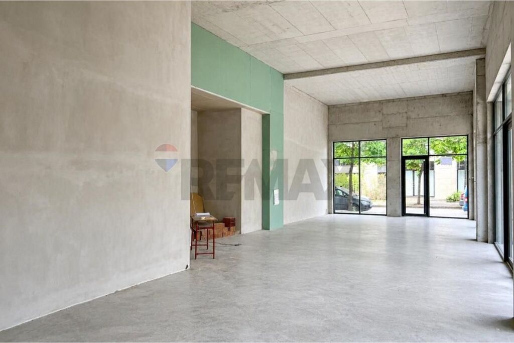Commercial Space for Rent on Qemal Stafa Street