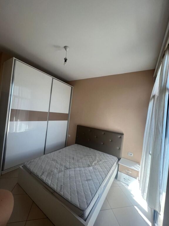 Shitet apartament 1+1 prane Hotel Marinaj, Rruga Teodor Keko
