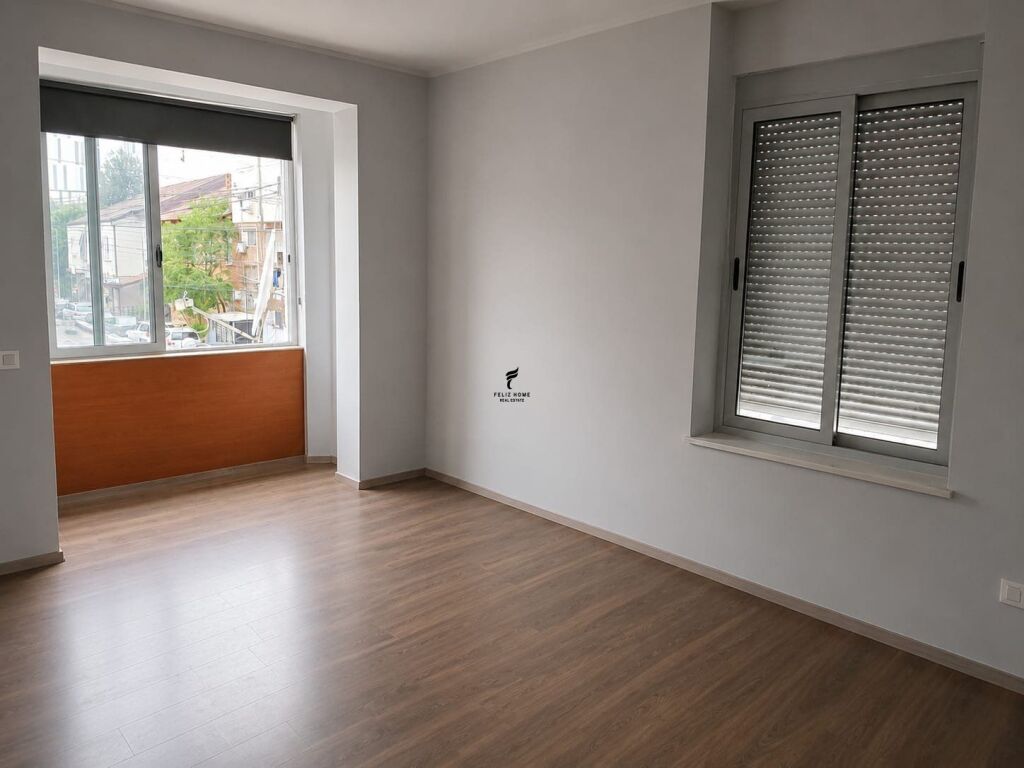 ZYRE ME QERA 74 M2 STADIUMI DINAMO 55.000 LEKE FH-74583