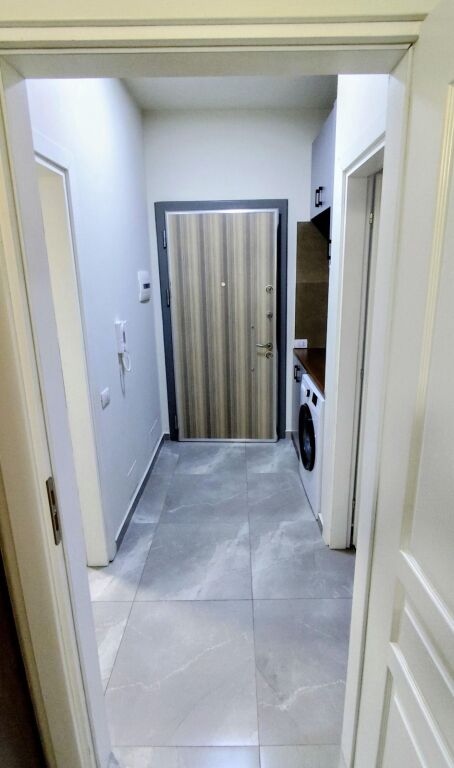 Jepet me qera Apartamenti 1+1, prane Spitalit Nene Tereza Kompleksi ASL 500 mije leke