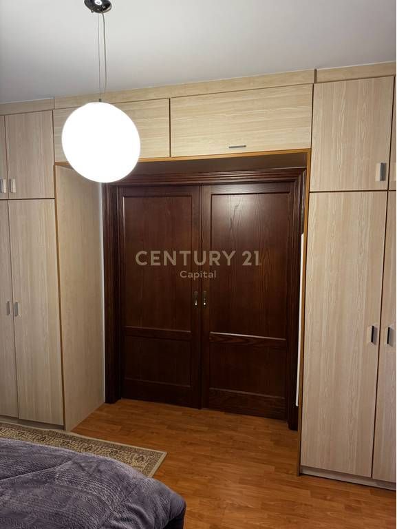 Elegancë Klasike &amp; Hapësira të Bollshme | Shitet Apartament 168m² - Medreseja, Tiranë