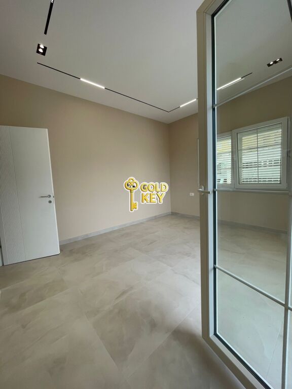 🏡 LOCALE COMMERCIALE IN AFFITTO STAZIONE DEI TRENI DURRES