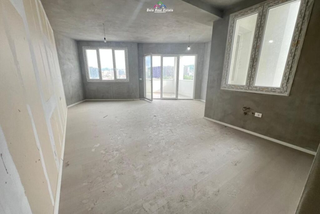 Zyre Me Qera 3+1 Ne Astir (ID BZ2966) Tirane