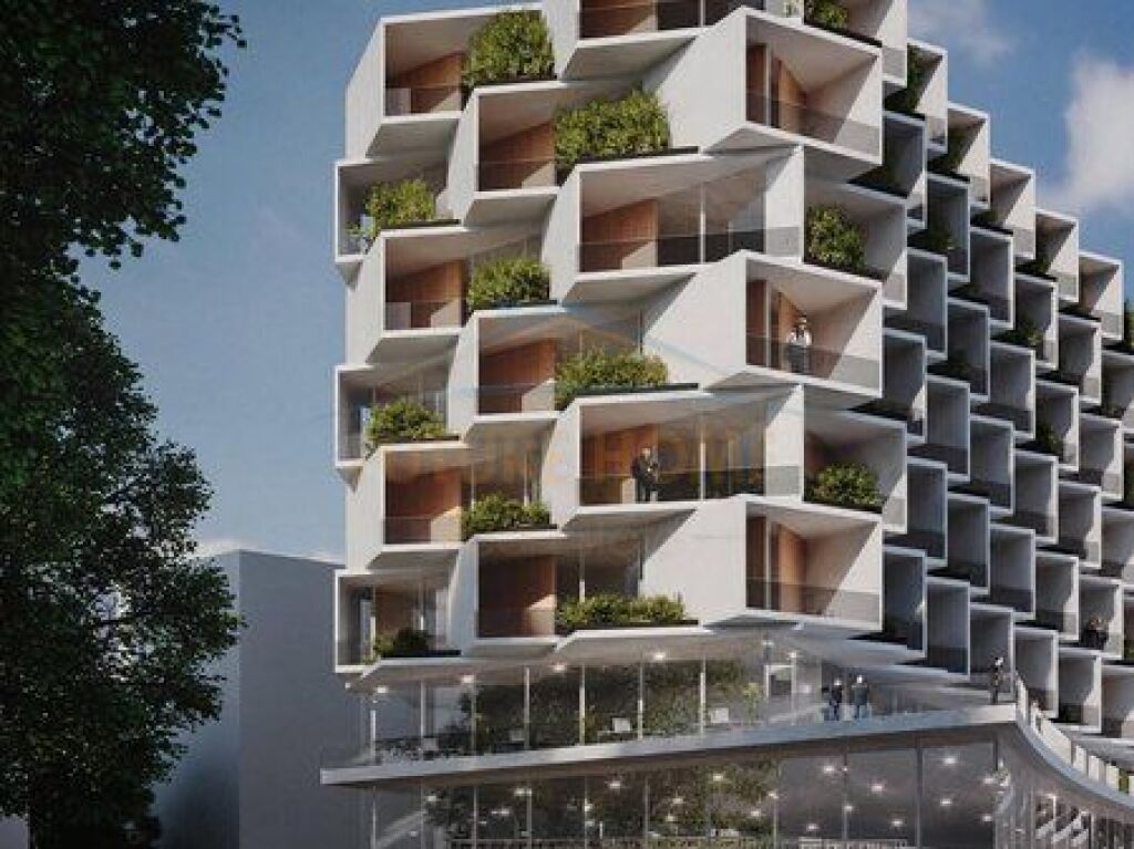 Shitet, Apartament 2+1+2+Verandë, Liqeni i Thatë, Tiranë