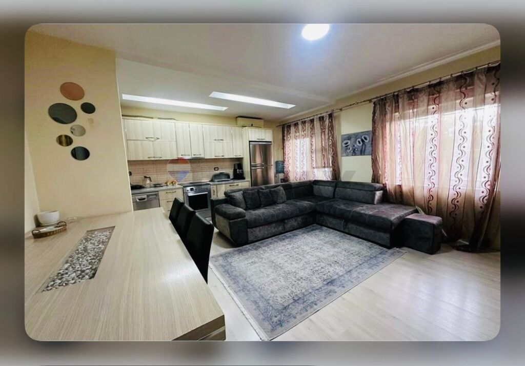Appartamento 2+1 Palazzo con Freccia