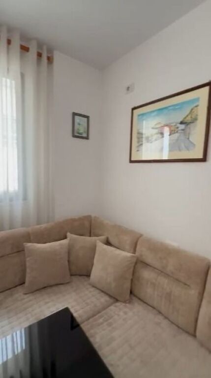 Qera | Apartament 1 + 1 | Rruga 5 Maji | 400 €/muaj