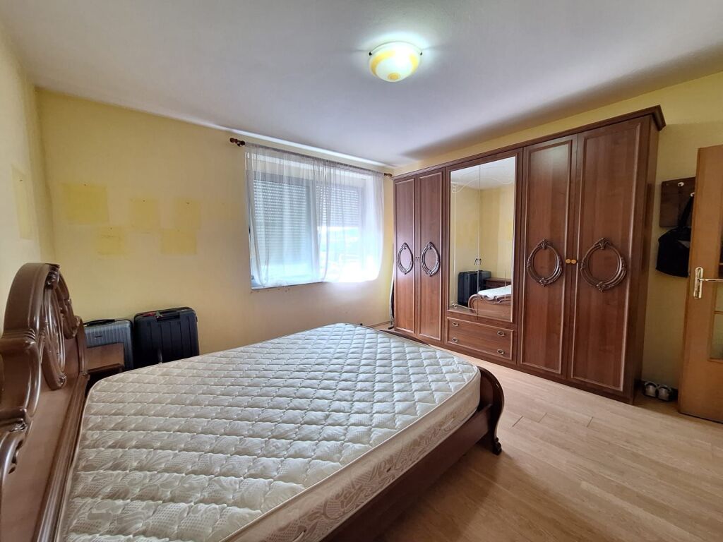 Shitet apartament 2+1+2 me 1 ballkon tek rruga e Kosovareve