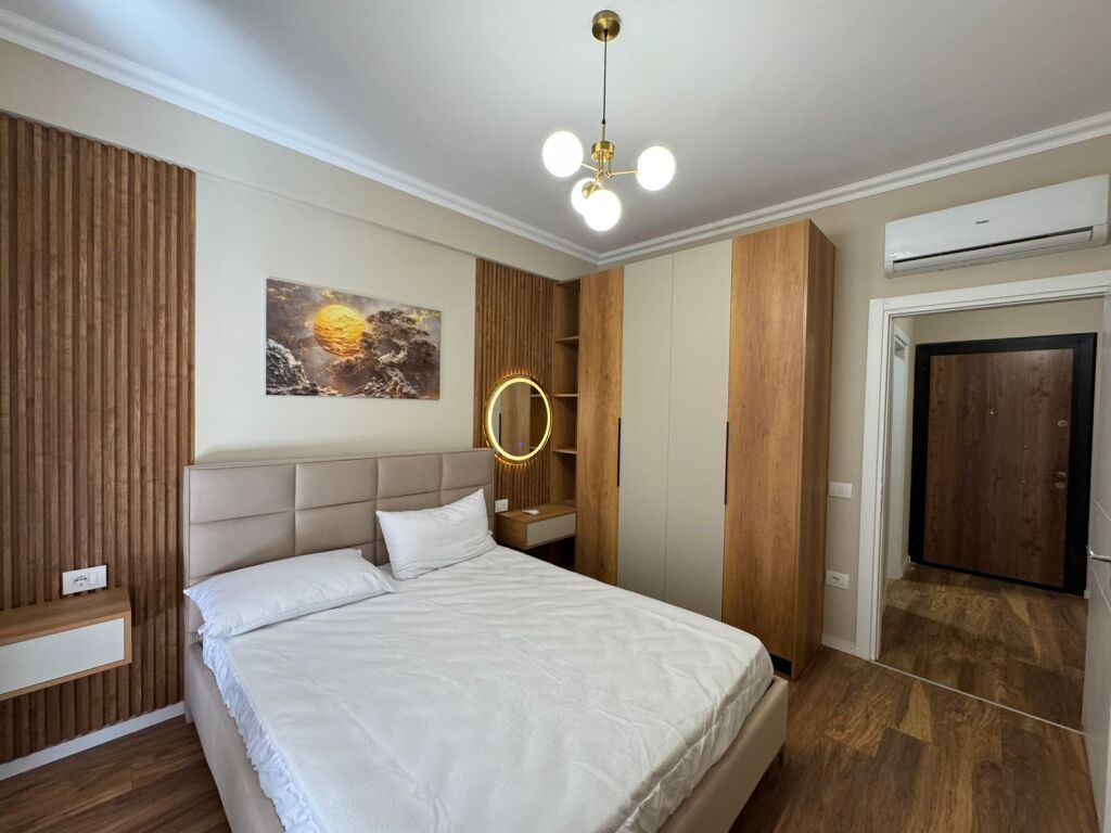 JAP ME QERA APARTAMENT 1+1 TEK URBAN GATE, UNAZA E RE