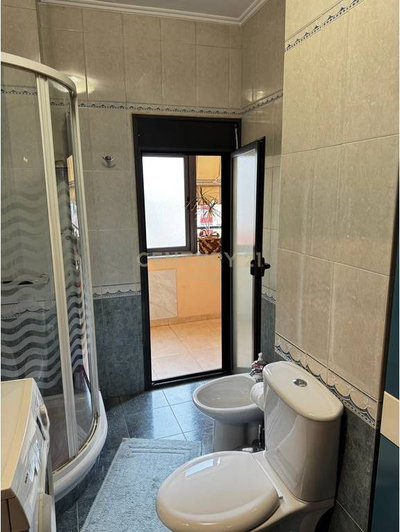 Elegancë Klasike &amp; Hapësira të Bollshme | Shitet Apartament 168m² - Medreseja, Tiranë