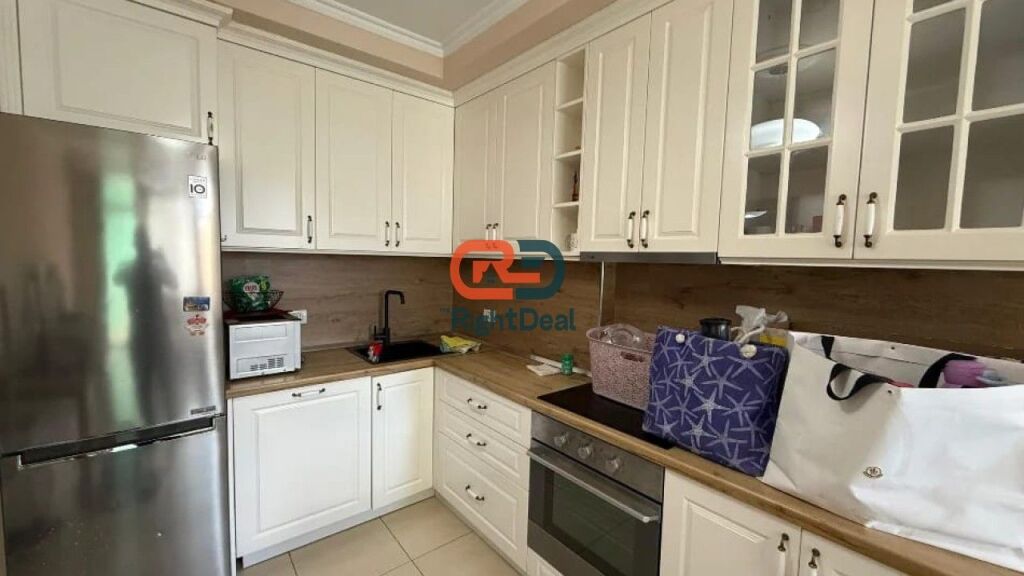 Tek Komuna E Parisit, Jepet Me Qira Apartament 2+1, Ideal Per Banim!!!