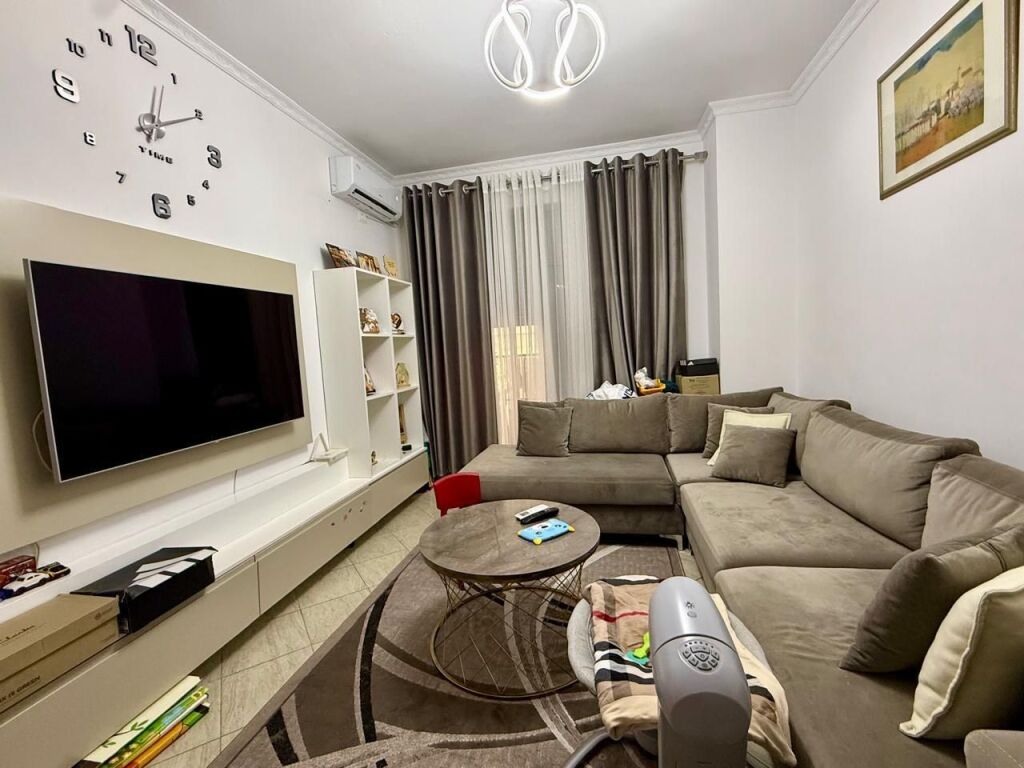 *Apartament 1+1 në Shitje | Kombinat*