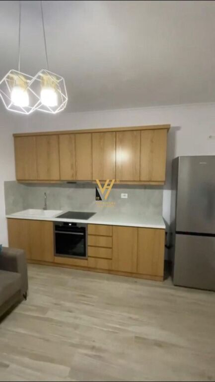 JEPET APARTAMENT 1+1 ME QIRA TE ISH PARKU 45.000 LEKE