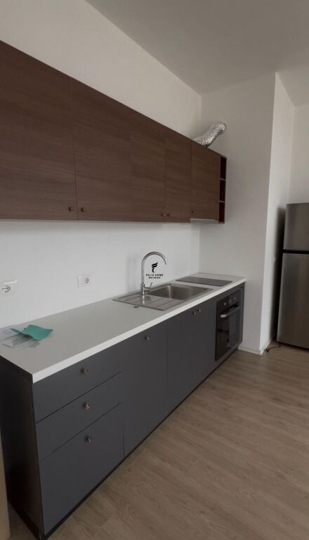 OFFICE FOR RENT 60M2 NEW MARKET 45,000 LEKE FH-74672