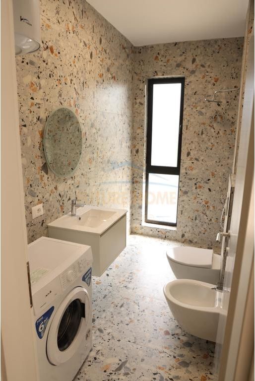 Shitet, Apartament 1+1 Mali Robit, Golem 83,000 €