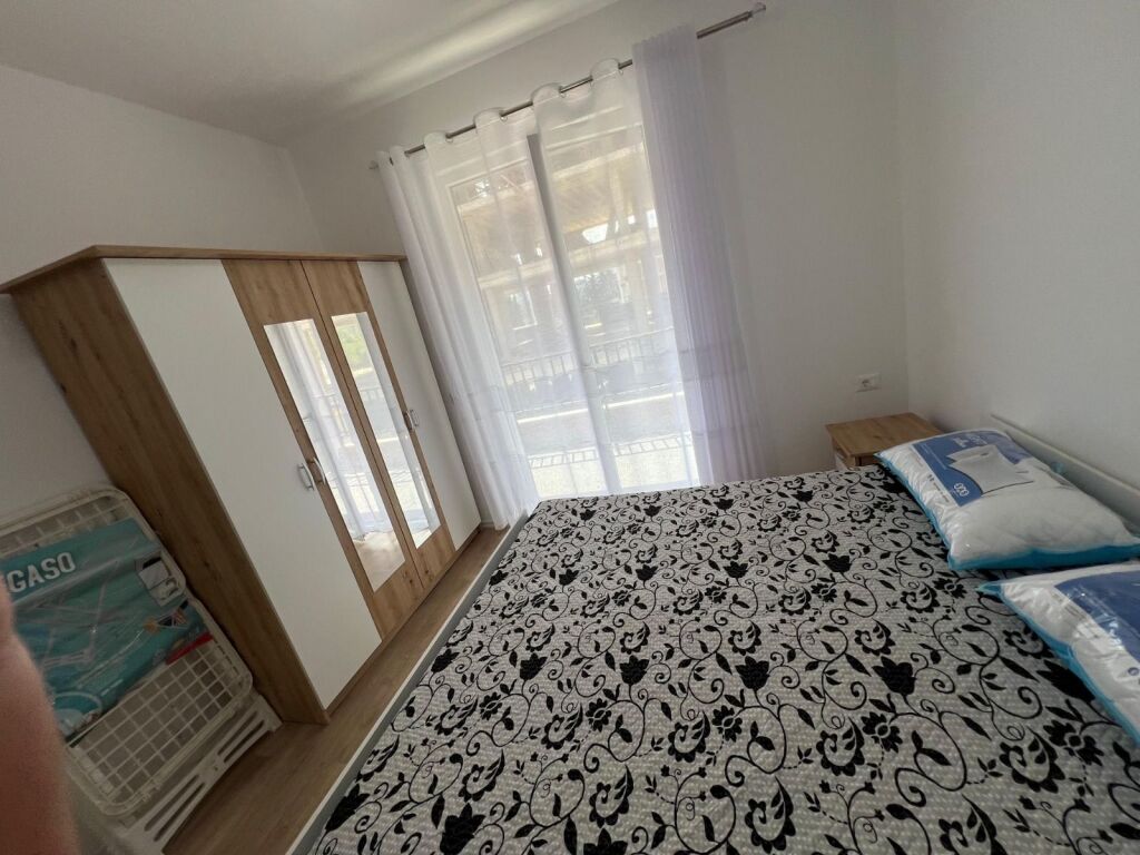 Jepet me qera Apartamenti 2+1 , Paskuqan rruga Lidhja e Prizrenit prane Illyrian Rezidence 450 Mije leke