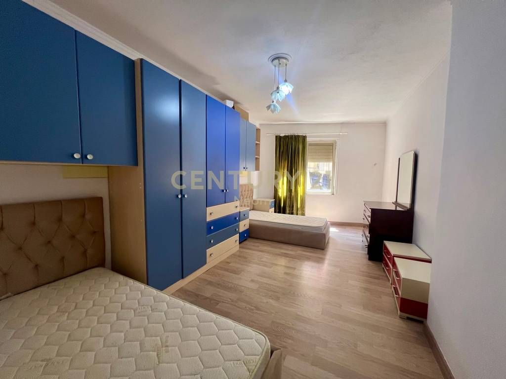 SHITJE,APARTAMENT 2+1 RR. E DURRESIT