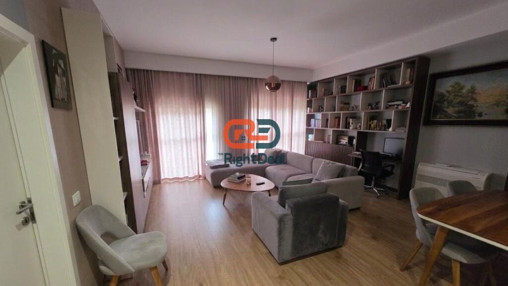 Tek Kompleksi Mangalem 21, Shitet Apartament 1+1 + Post Parkimi, Konvertohet ne 2+1, Ideal Per Banim !!!