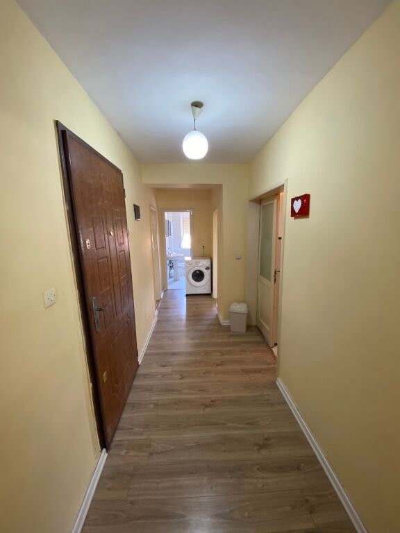 🏡 Jepet Apartament 2+1 me qera te Rruga e Durrësit, Tiranë