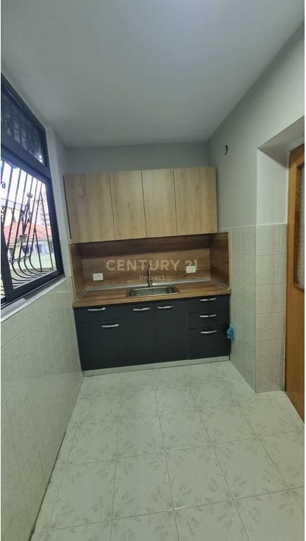 Apartament 2+2 Me Qira në Myslym Shyri, Tiranë - 600€