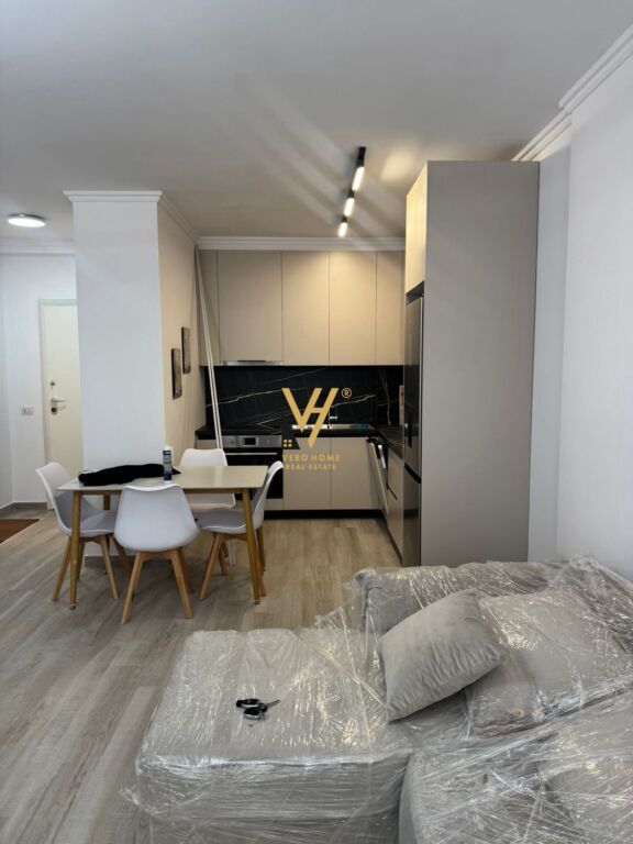 JEPET APARTAMENT 1+1+BLK ME QERA TEK BULEVARDI I RI 60.000 LEKE