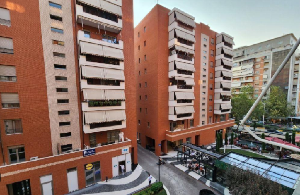 Commercial Space for Rent – Delijorgji Complex
