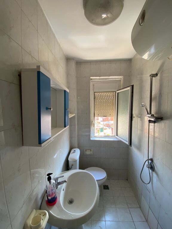 🏡 Jepet Apartament 2+1 me qera te Rruga e Durrësit, Tiranë