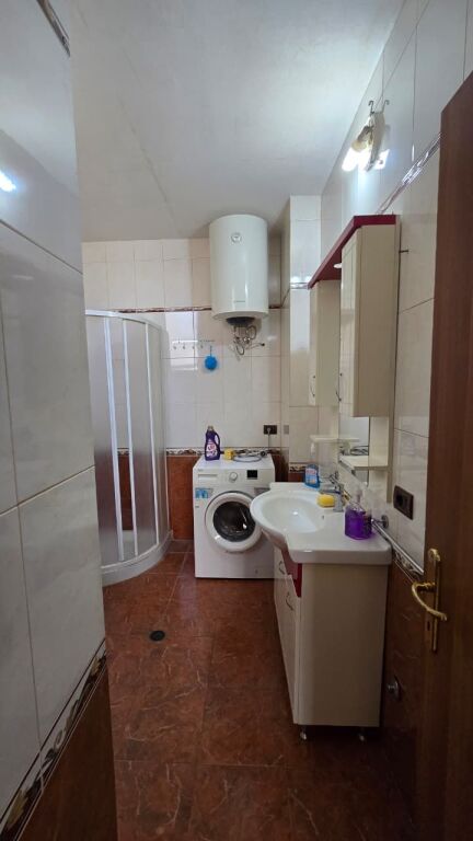 Shitet Apartament 2+1, pranë UKD,Durres