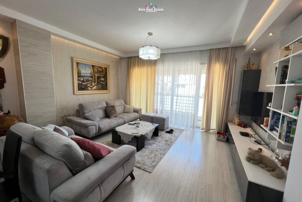 Apartament Me Qera 2+1 Tek Pazari i Ri (ID B2201096) Tirane