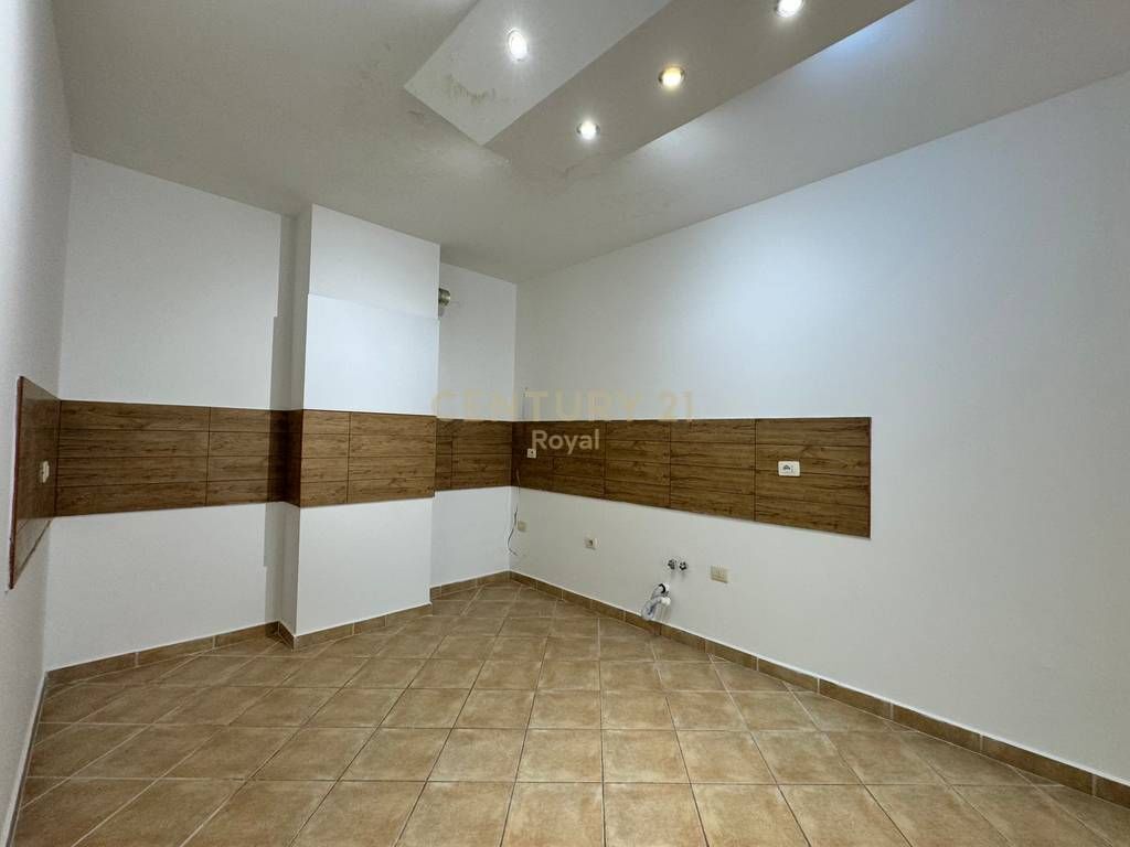 SHESIM APARTAMENT 2+1 TE KODRA E DIELLIT RRUGA XHON KENEDI