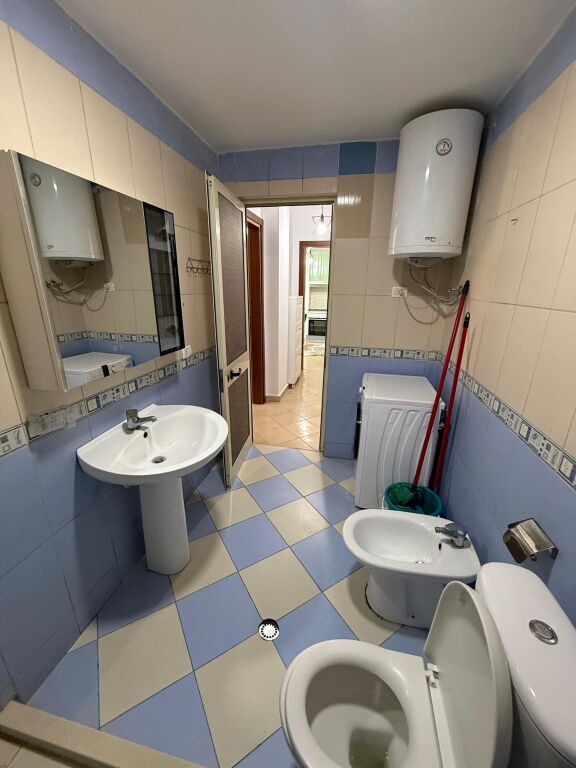 Shitet Apartament 1+1 ne Golem !