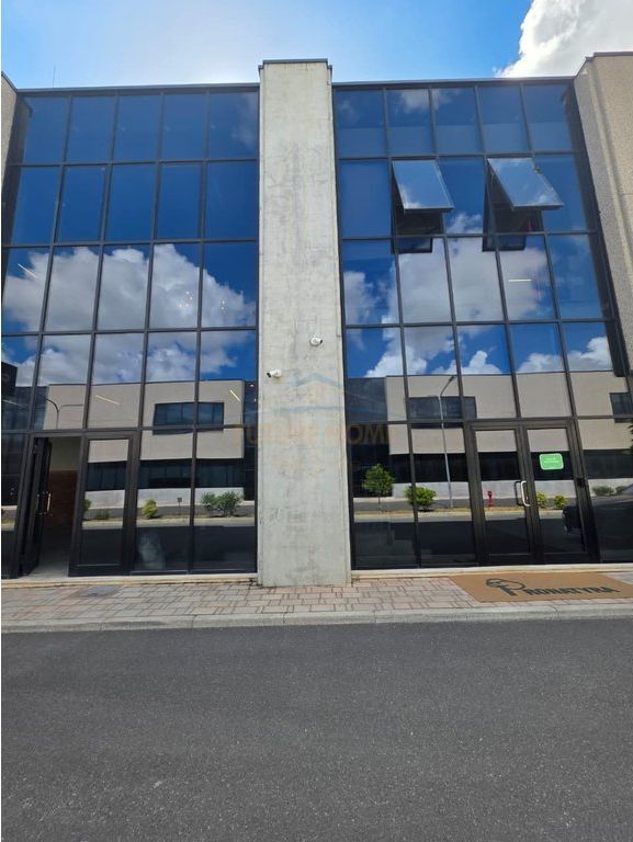 Qera, Kapanon, Autostrada Tirane-Durres.