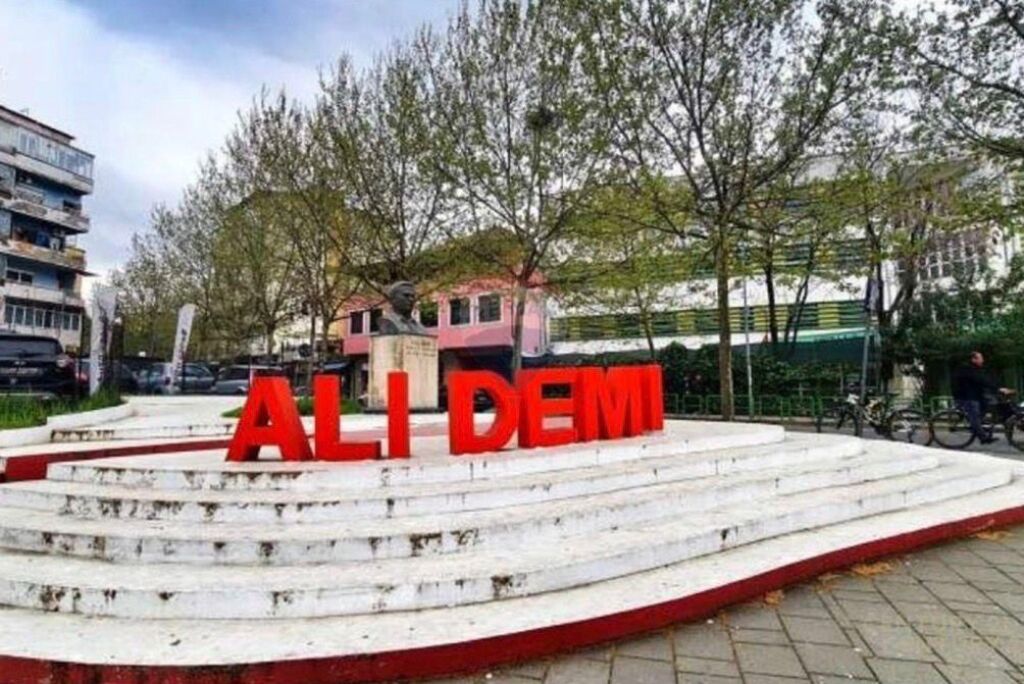 Shop for Rent at the beginning of Ali Demi Street