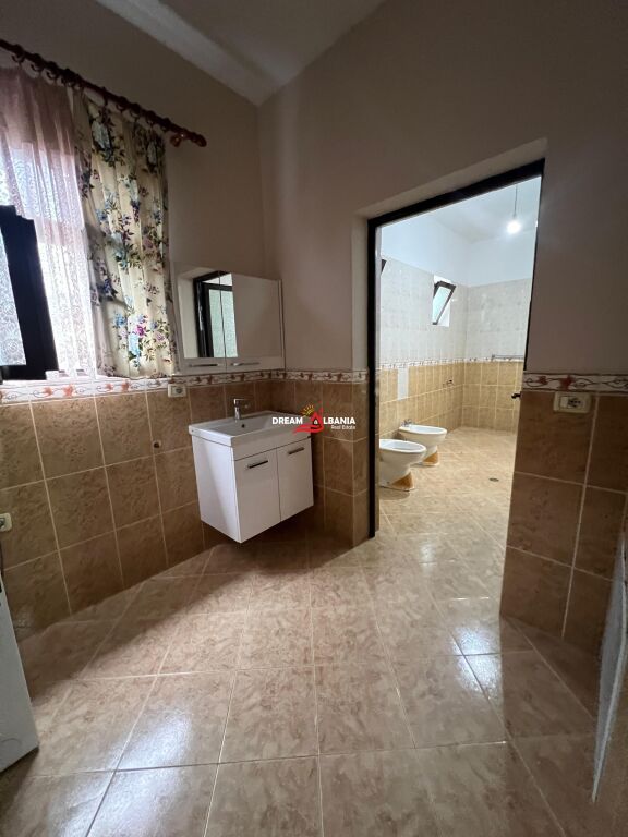 Jepet kate vile me qera  ne zonen e Vilave Gjermaneve prane Shkolles Elite (ID 4251449 )