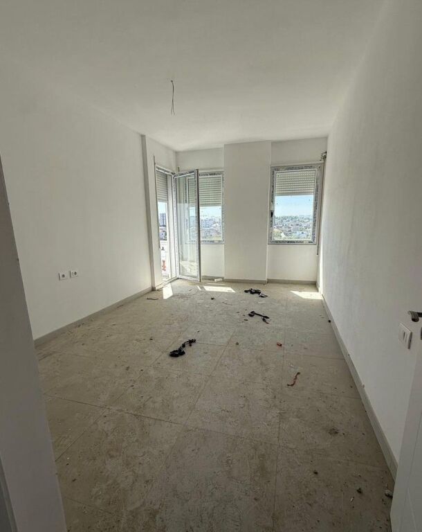 Shitet apartament 2+1+2 banjo + ballkon në një nga zonat më të kërkuara të Kamzës. ☀️