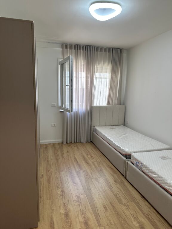 Affittasi 2+1+🅿️ ad Astir 600€ in fase di arredamento  