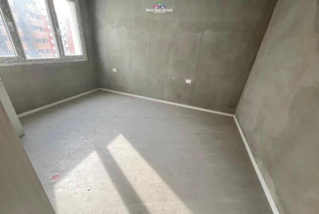 Zyre Me Qera 3+1 Ne Astir (ID BZ2966) Tirane