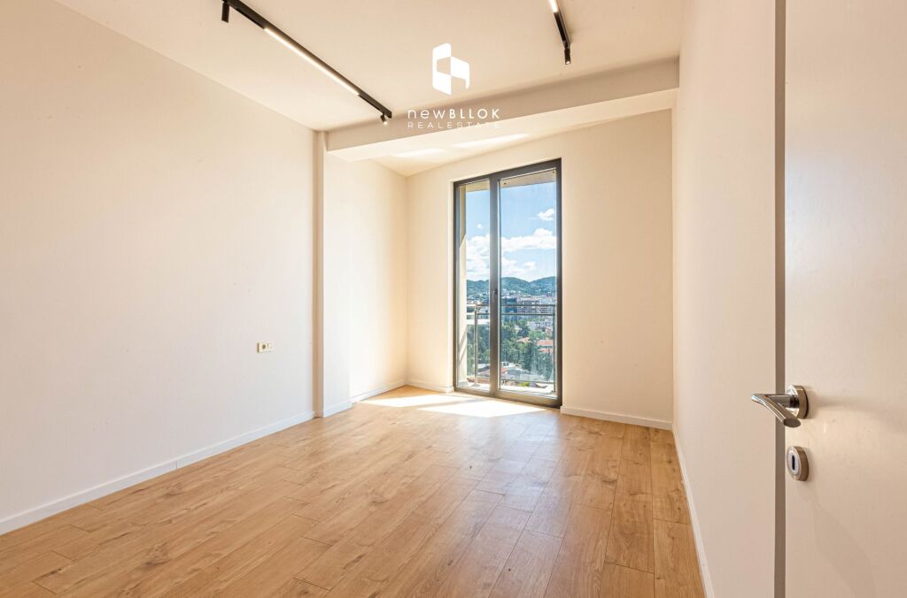 ✨️Me Qira: Elite Office 202m² ⭐️ 2 Parkime 3 WC🚾 / VERANDË - Kati 12📍 GOLDEN TOWER (MINE PEZA REZIDENCE) 🌇 2000€ NETO/Muaj 💥