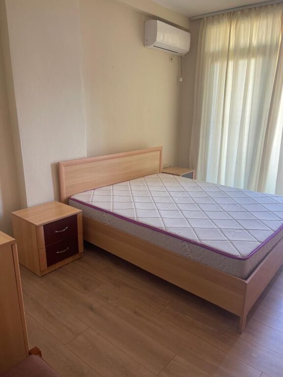 Apartament 1+1 me qira prane Pazarit te Ri!