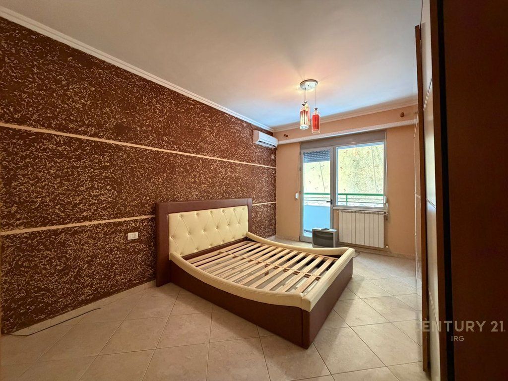 Ambient per Zyra, Tek Kompleksi Halili !! 1,000 € /Muaj