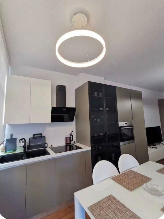 ‼️LISTIM I RI - Shitet Apartament 2+1 me Ballkon pranë Marina Bay, Vlorë 165.000€