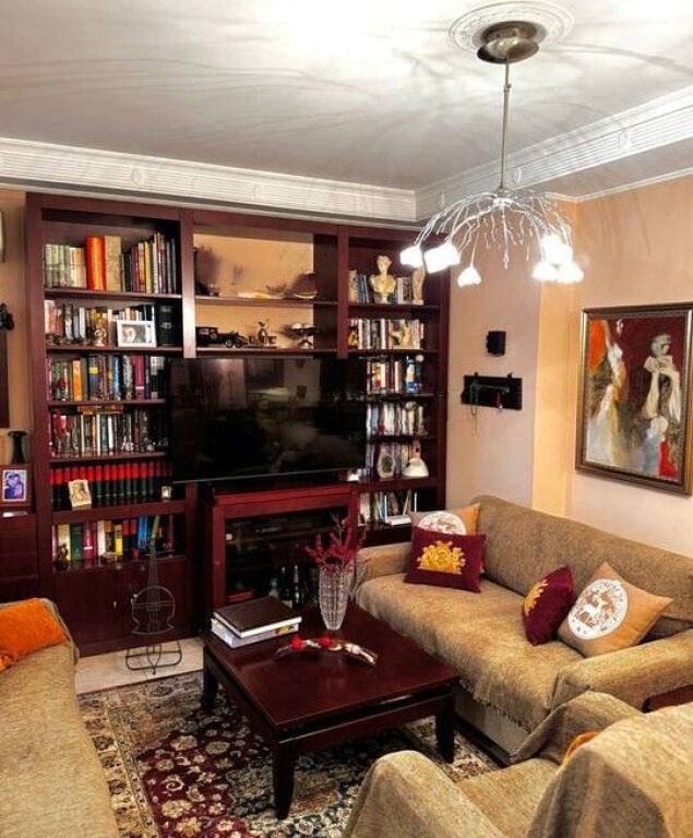 Elegancë Klasike &amp; Hapësira të Bollshme | Shitet Apartament 168m² - Medreseja, Tiranë