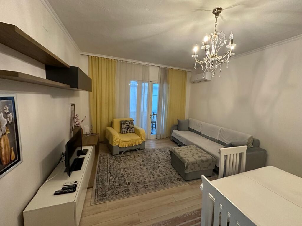 🏢Myslym Shyri appartamento 3+1 arredato in affitto. 800Euro (trattabili)