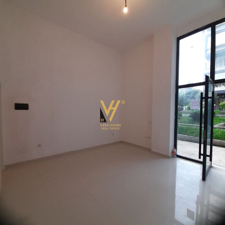 SHOP FOR RENT 25 M2 IN KINOSTUDIO 25,000 LEKE