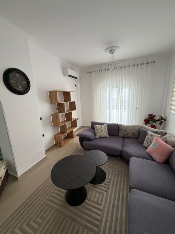 Jepet me qera 2+1+2 , 110 m² ,600 € , tek Kodra e Diellit, prane Eleonores