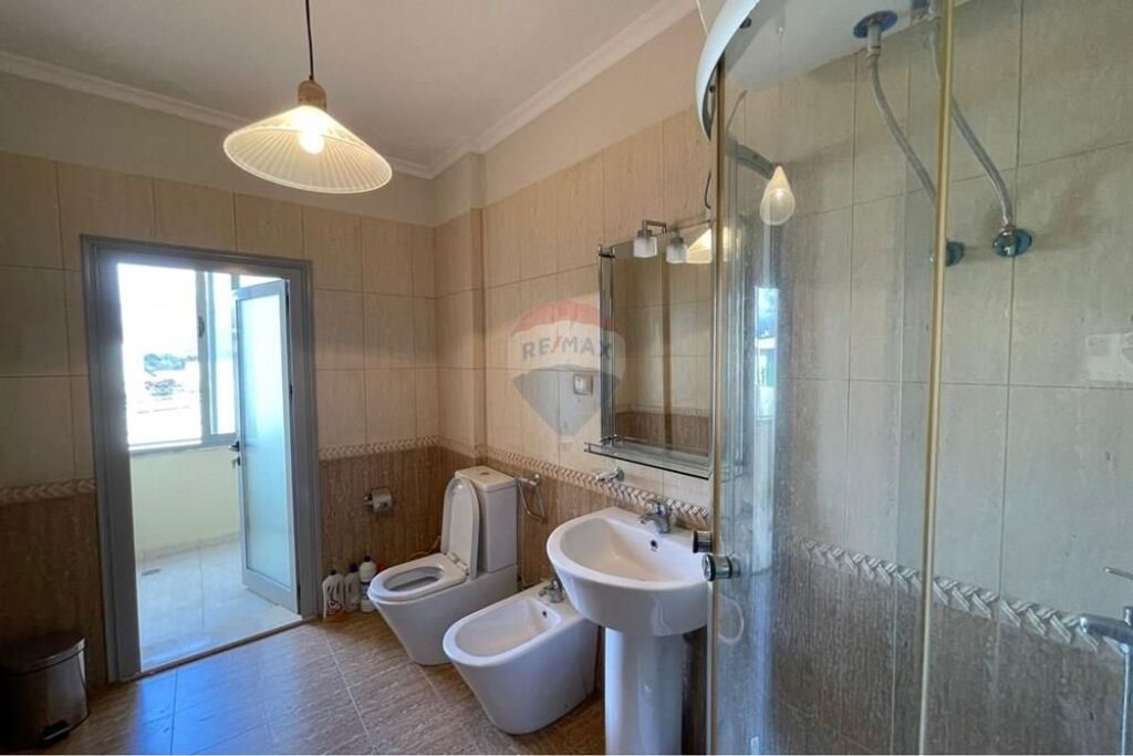 Shitet Apartament 3+1+2  Kopshti Zoologjik